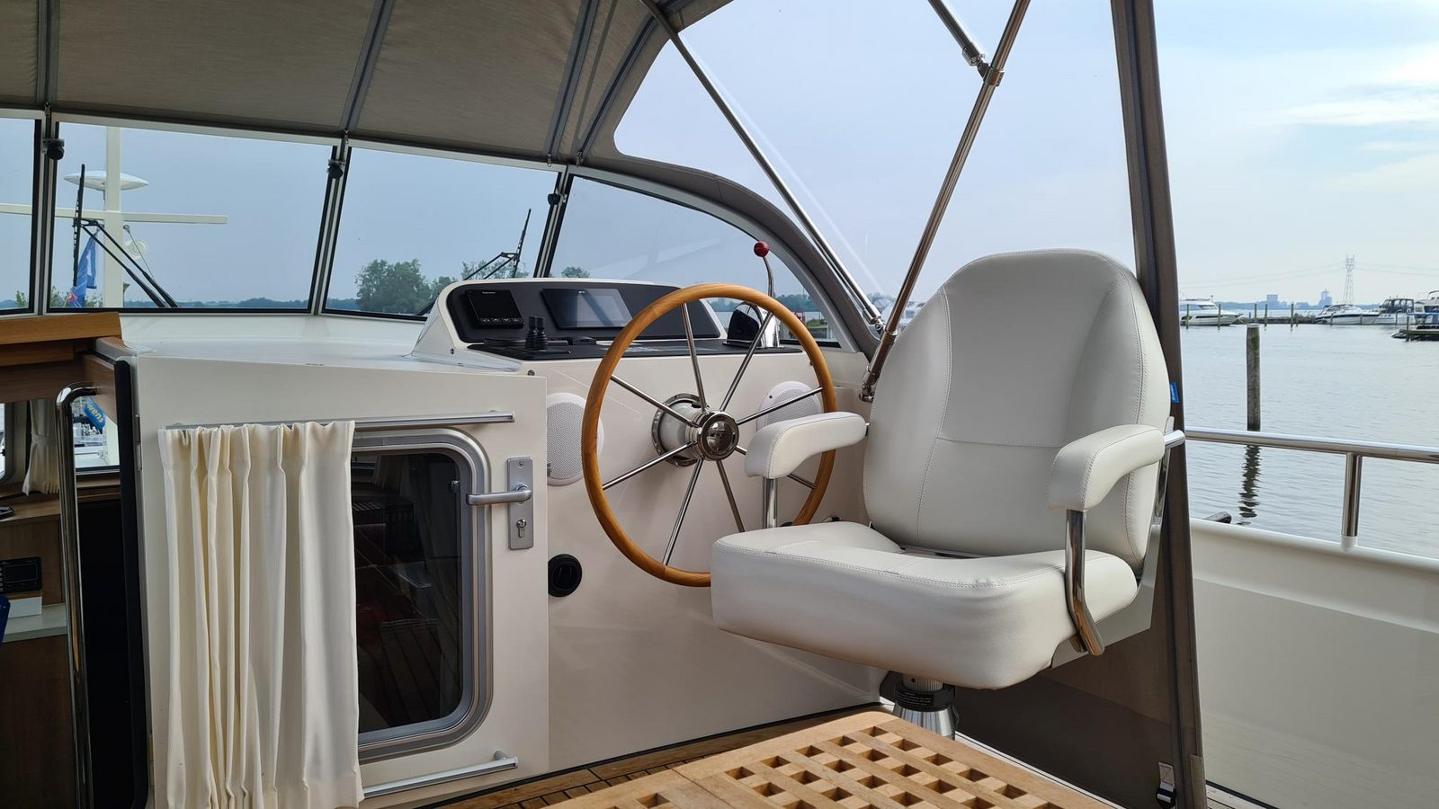 Luxe Linssen Grand Sturdy 35.0 AC Idefix - 4+2 personen - 2 slaapcabines 2 badkamers - 2 toiletten