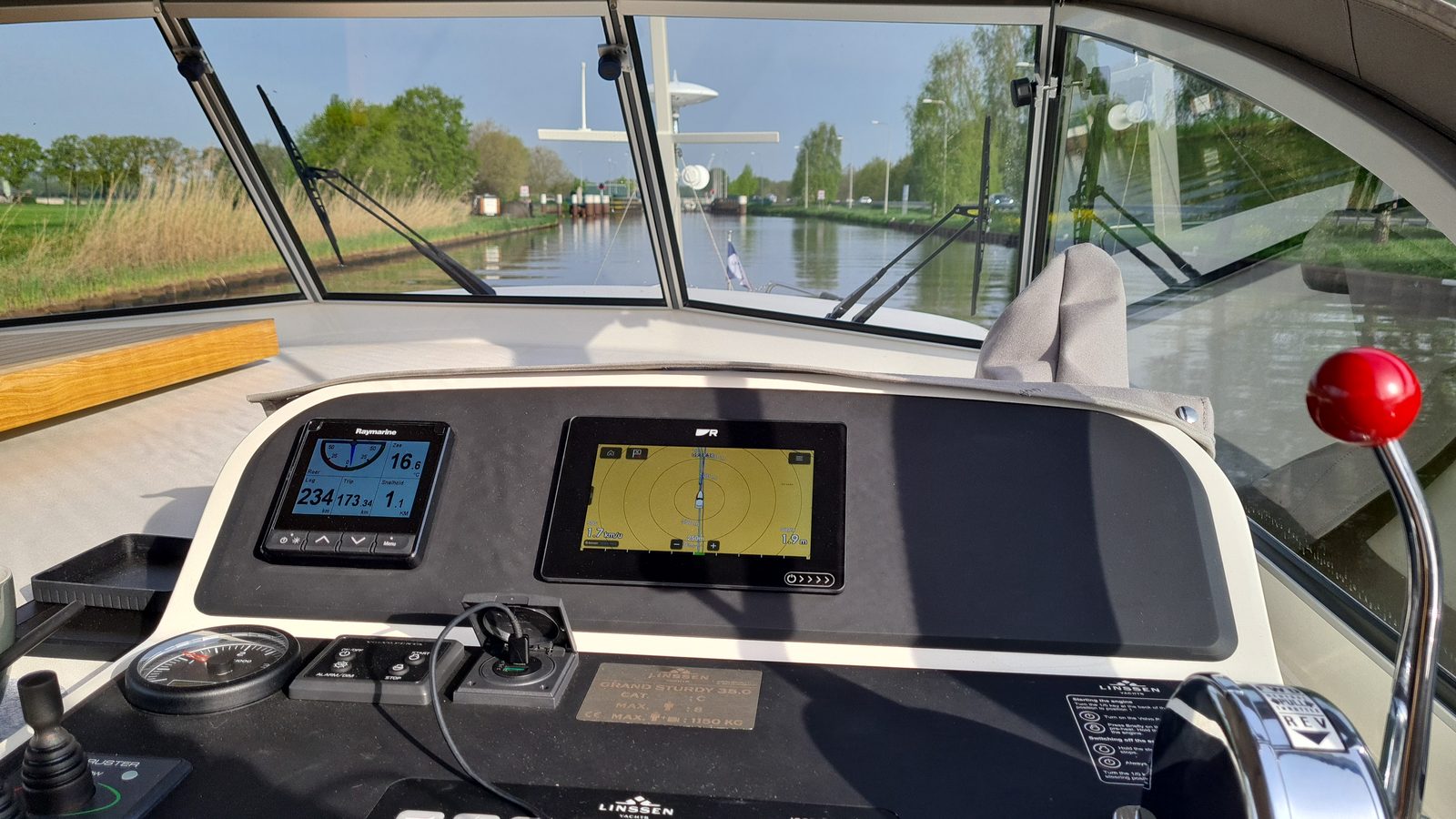 Luxe Linssen Grand Sturdy 35.0 AC Idefix - 4+2 personen - 2 slaapcabines 2 badkamers - 2 toiletten