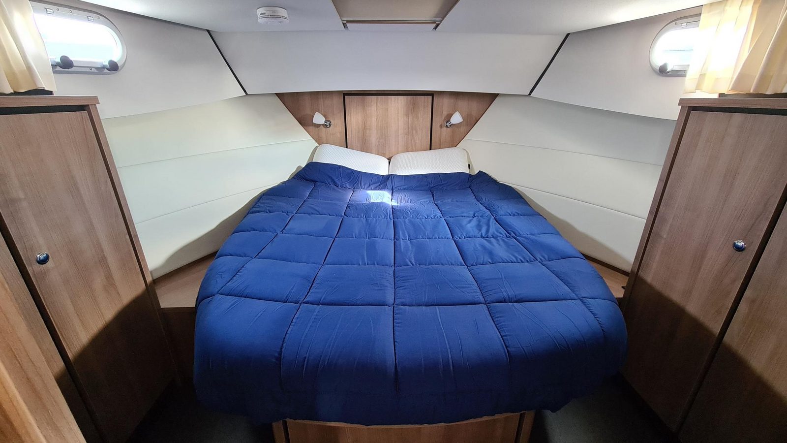 Luxe Linssen Grand Sturdy 35.0 AC Idefix - 4+2 personen - 2 slaapcabines 2 badkamers - 2 toiletten