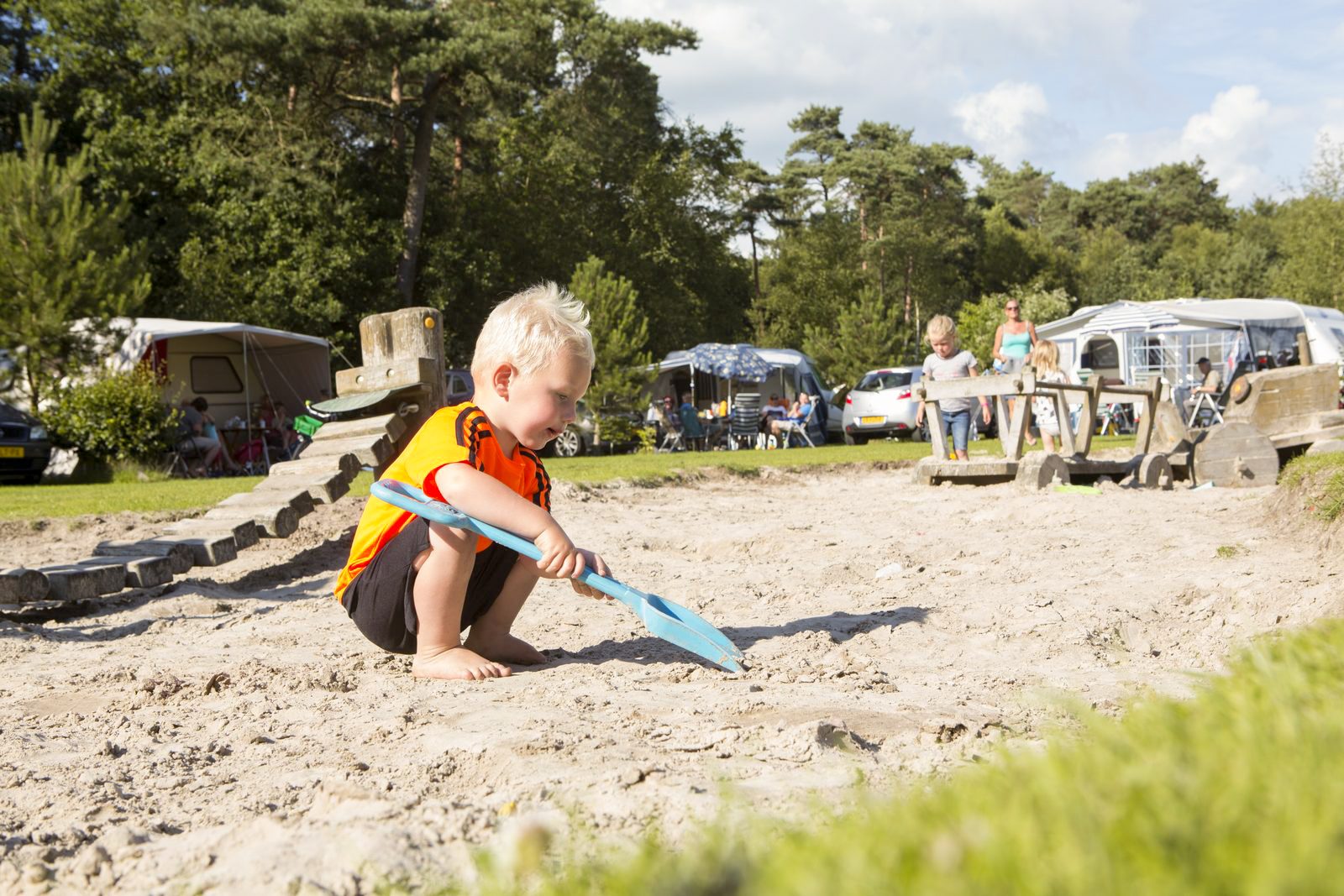 Comfortplaats met privé sanitair en buitenkeuken