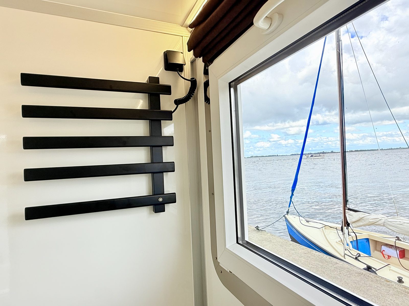 Sundeck Houseboat 