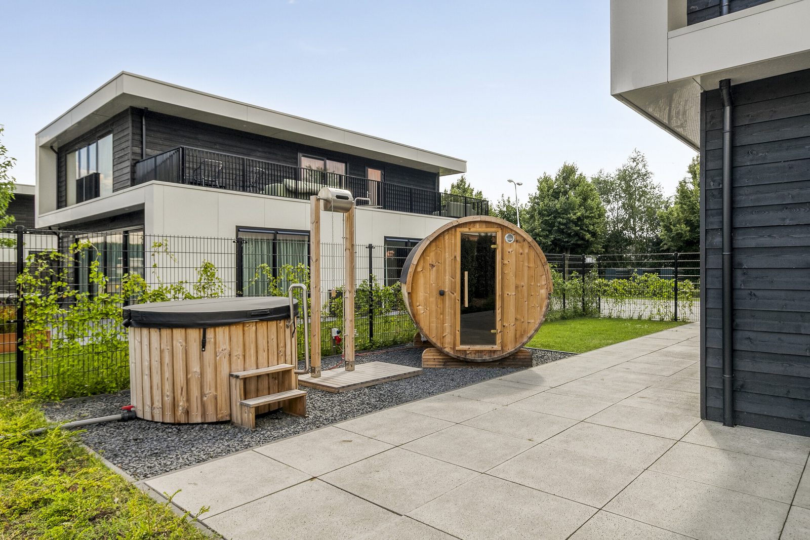 Maan Nr. 300 | 8 Pers. Hottub & Sauna