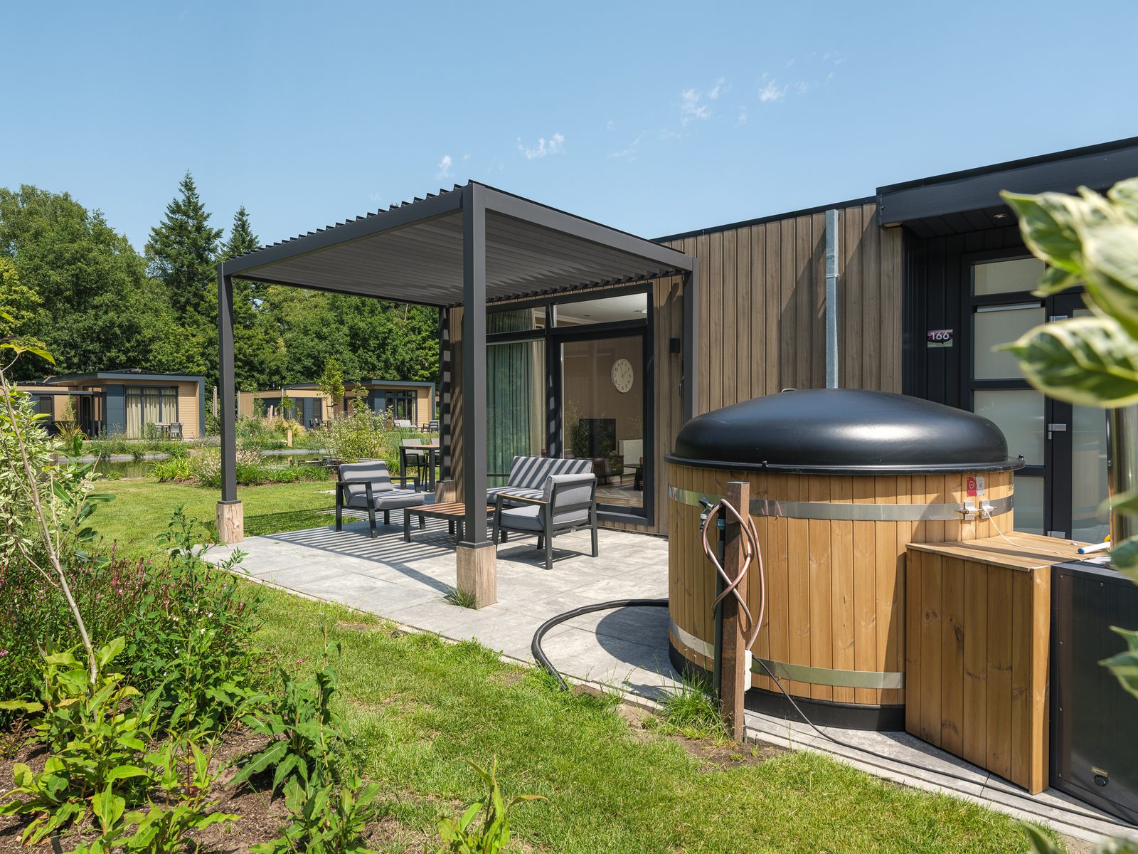 Batenburgh Deluxe met hottub | 4 personen