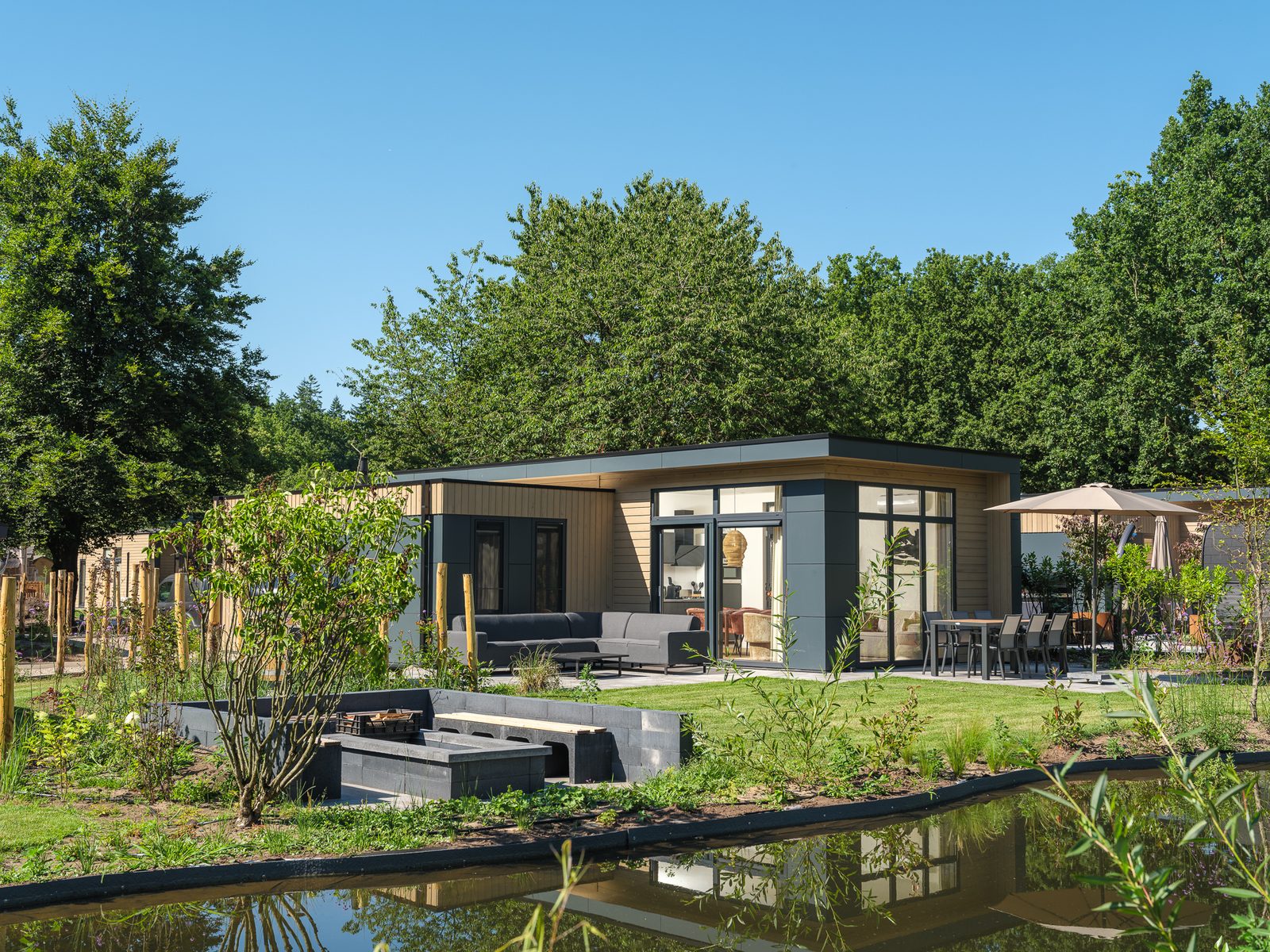 Essenburgh Deluxe met Hottub | 6 personen