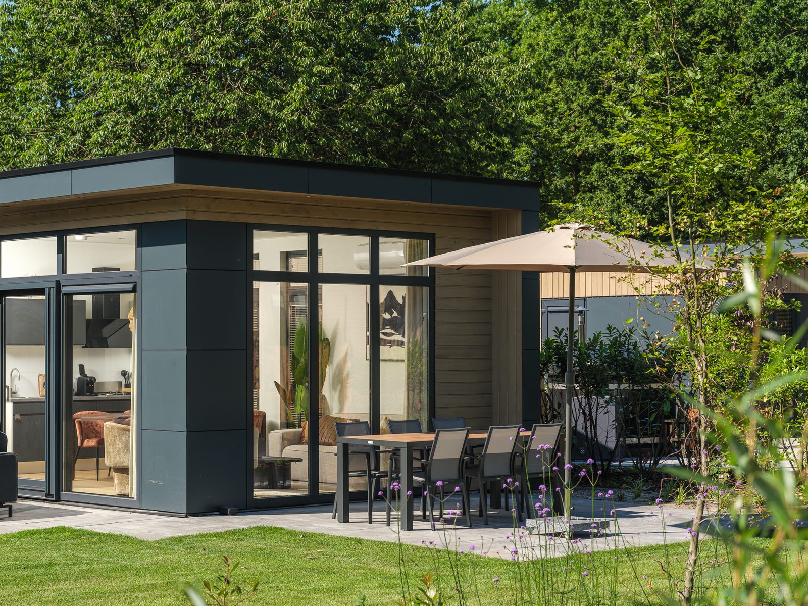 Essenburgh Deluxe met Hottub | 6 personen