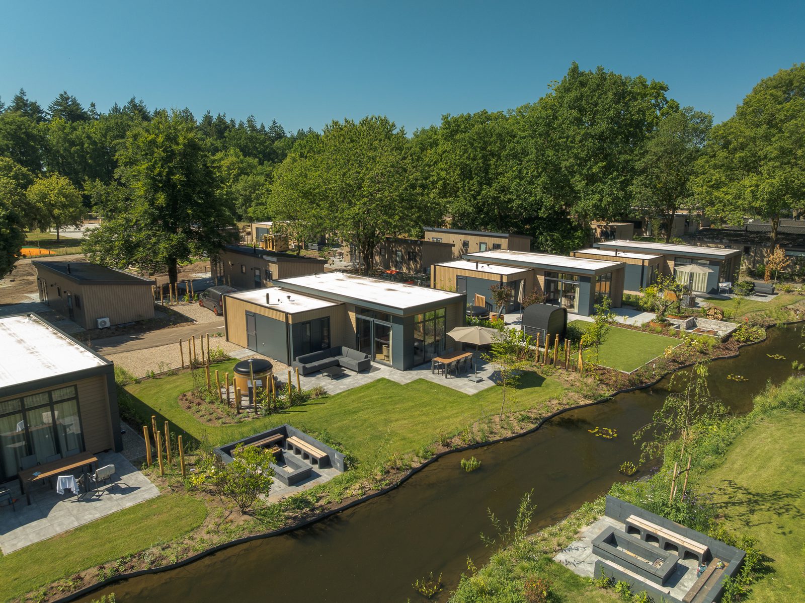 Essenburgh Deluxe met Hottub | 6 personen