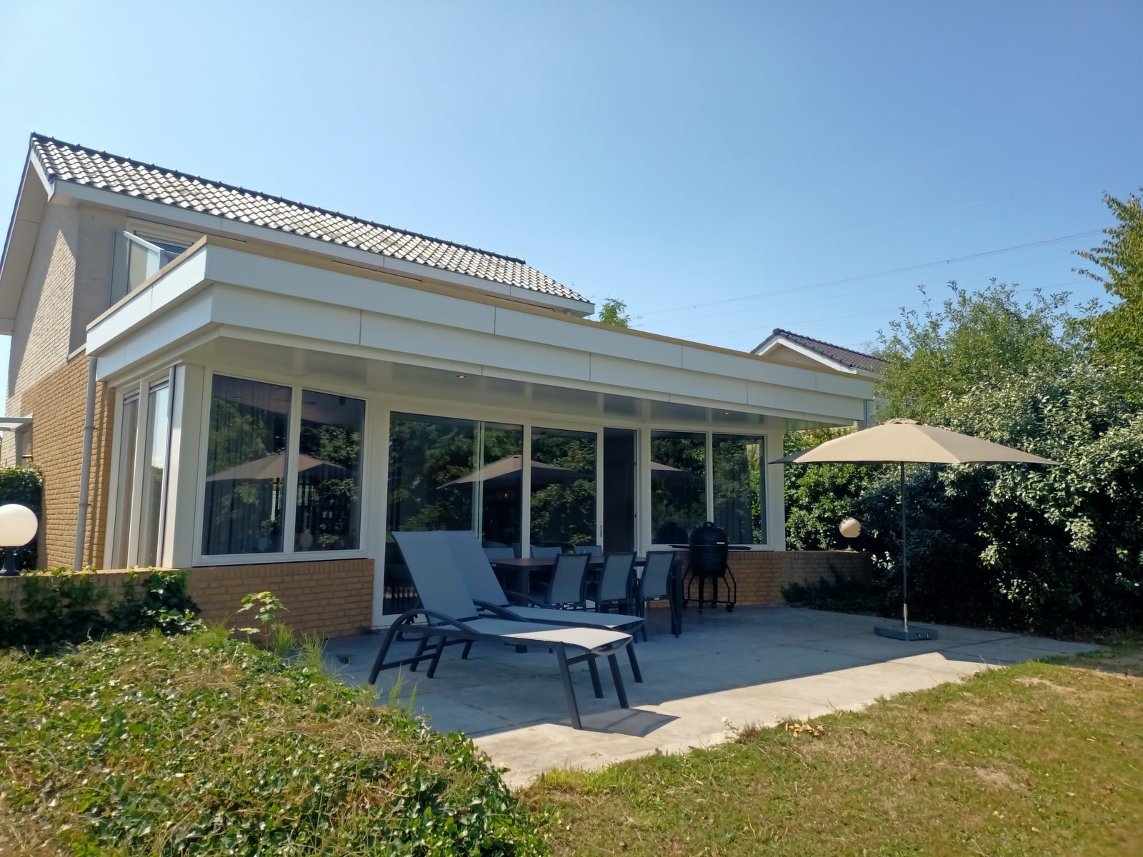 VIP Villa mit Blick aufs Wasser