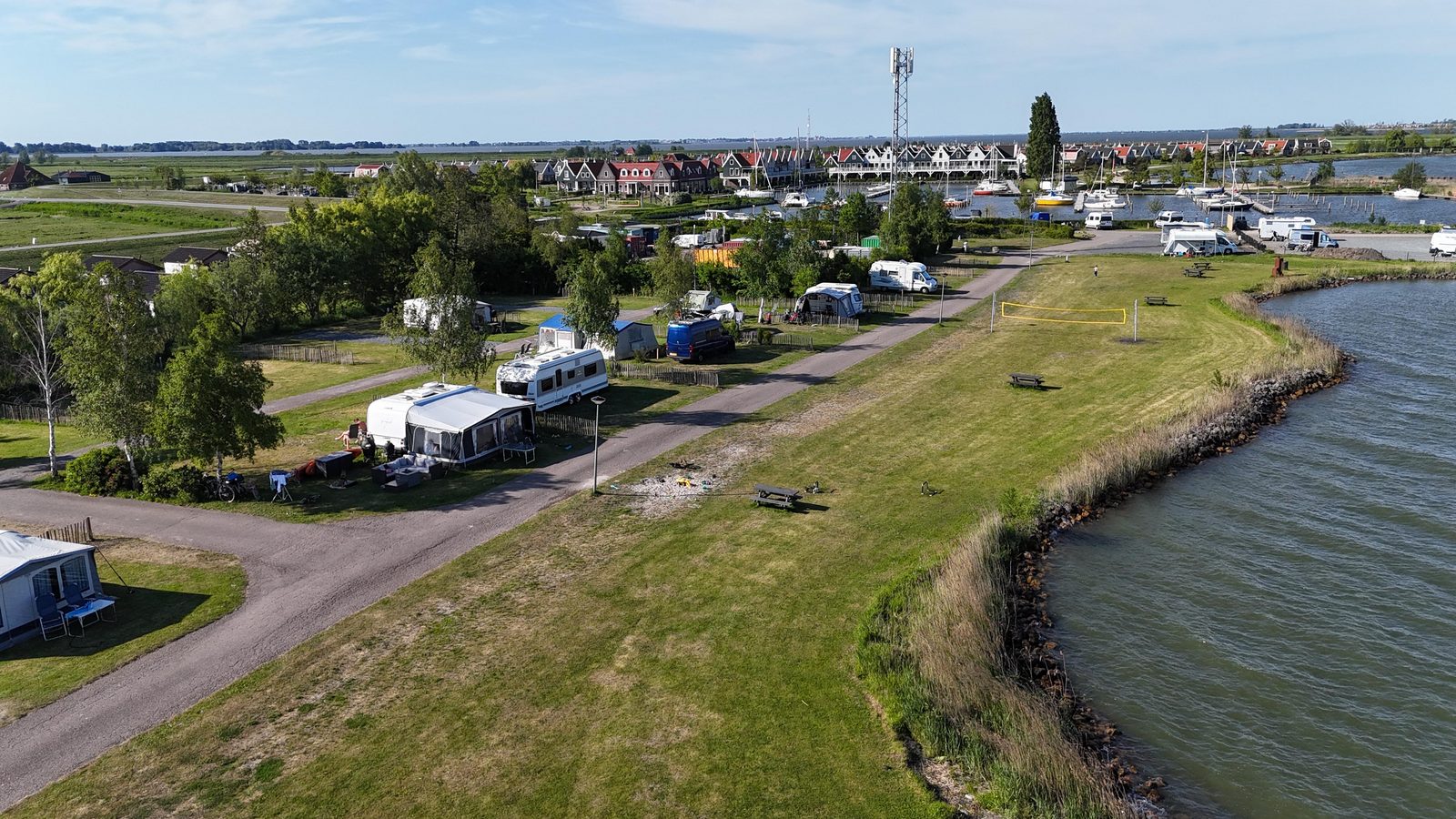 Kampeerplaats Comfort aan het water