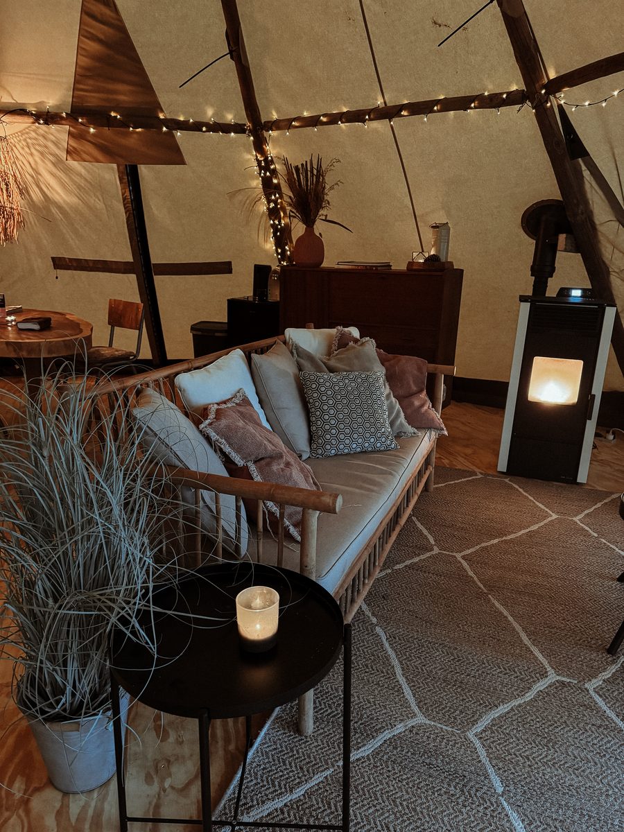 Sunfield tipi sunset Deluxe met privé hottub