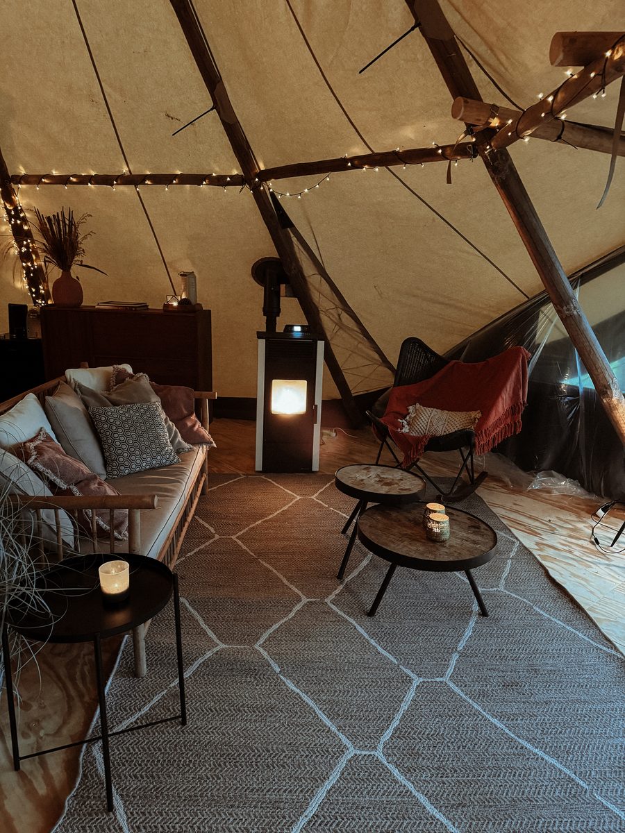 Sunfield tipi sunset Deluxe met privé hottub