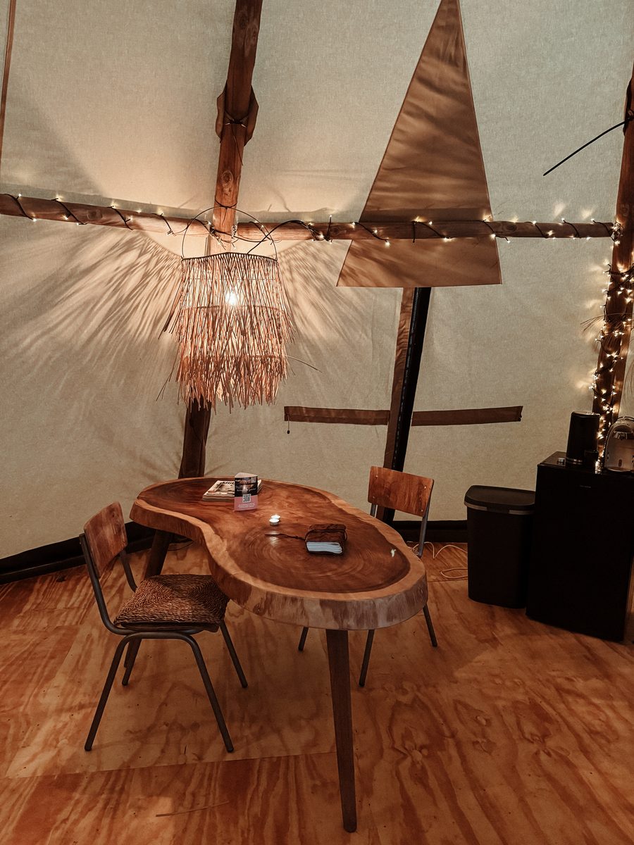 Sunfield tipi sunset Deluxe met privé hottub