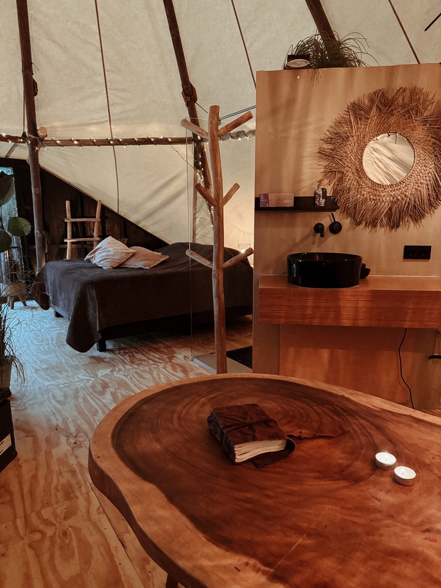 Sunfield tipi sunset Deluxe met privé hottub