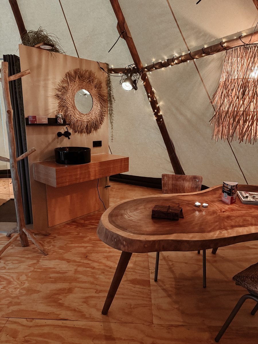 Sunfield tipi sunset Deluxe met privé hottub