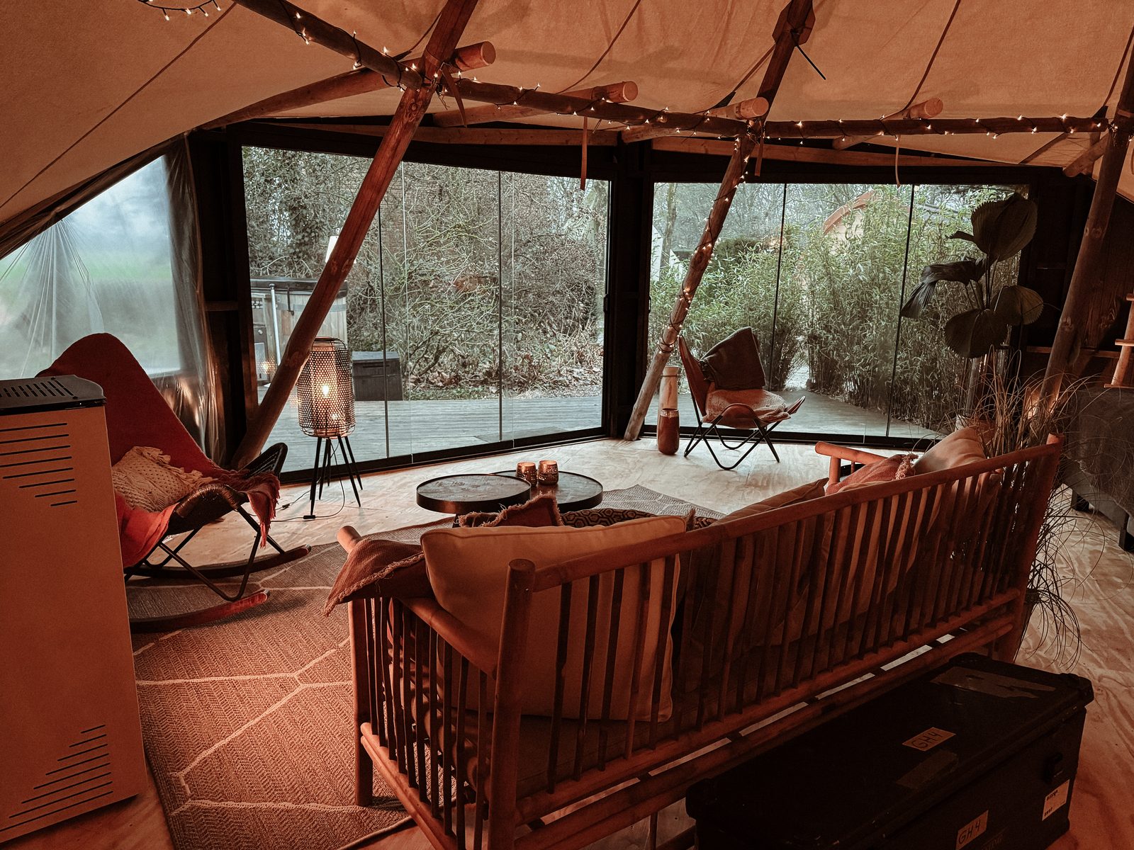 Sunfield tipi sunset Deluxe met privé hottub