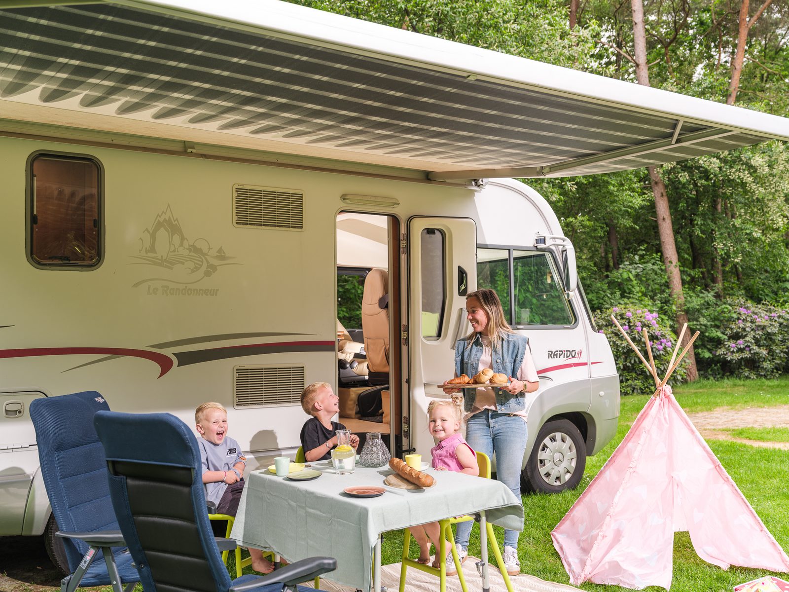 Supercomfortplaats met privésanitair 900 serie 