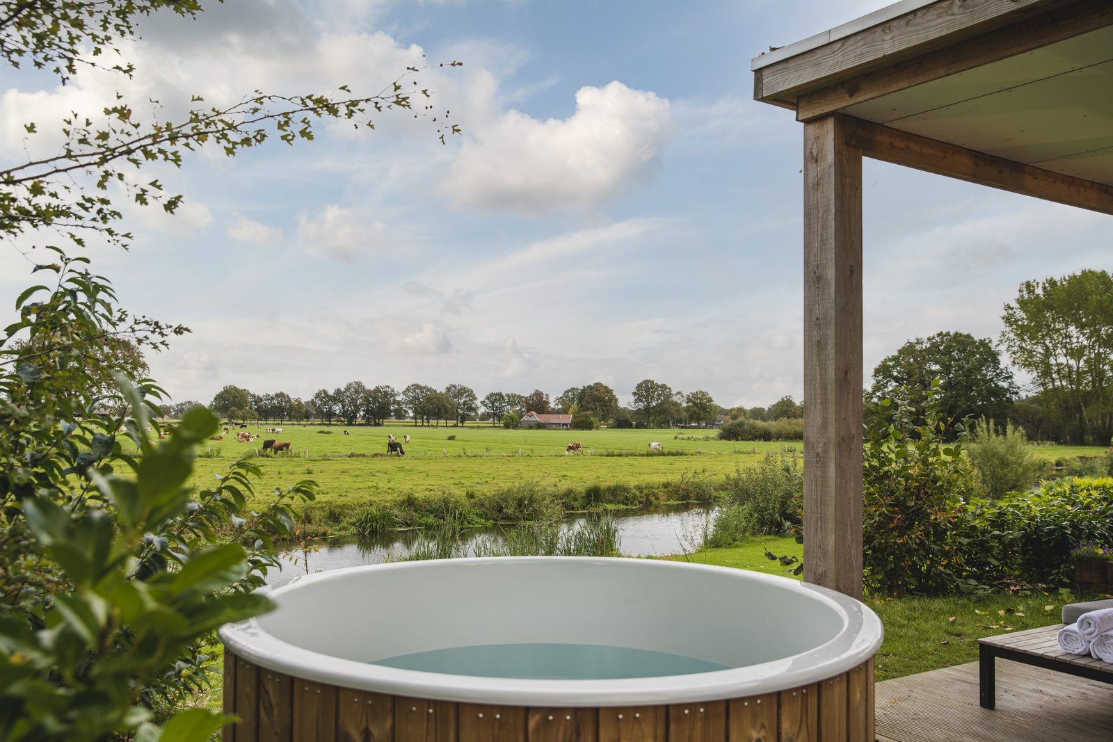 River Lodge 'Wellnesshuus' mit Whirlpool, Sauna, Badewanne und Sonnendusche | 2 Personen