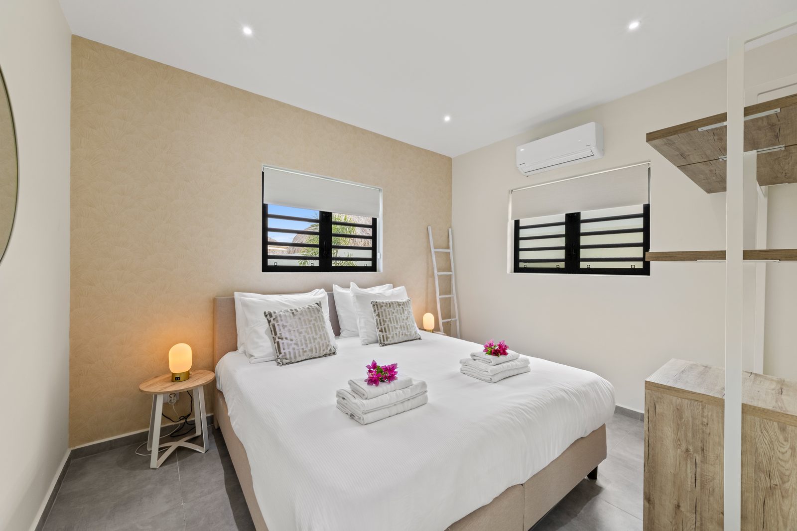 Paradise Villa met privezwembad, Mambo Beach