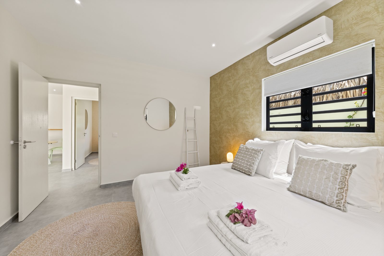Paradise Villa met privezwembad, Mambo Beach