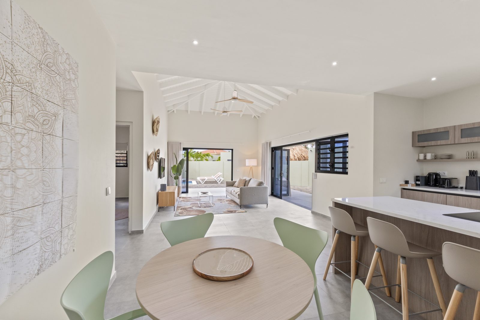 Paradise Villa met privezwembad, Mambo Beach