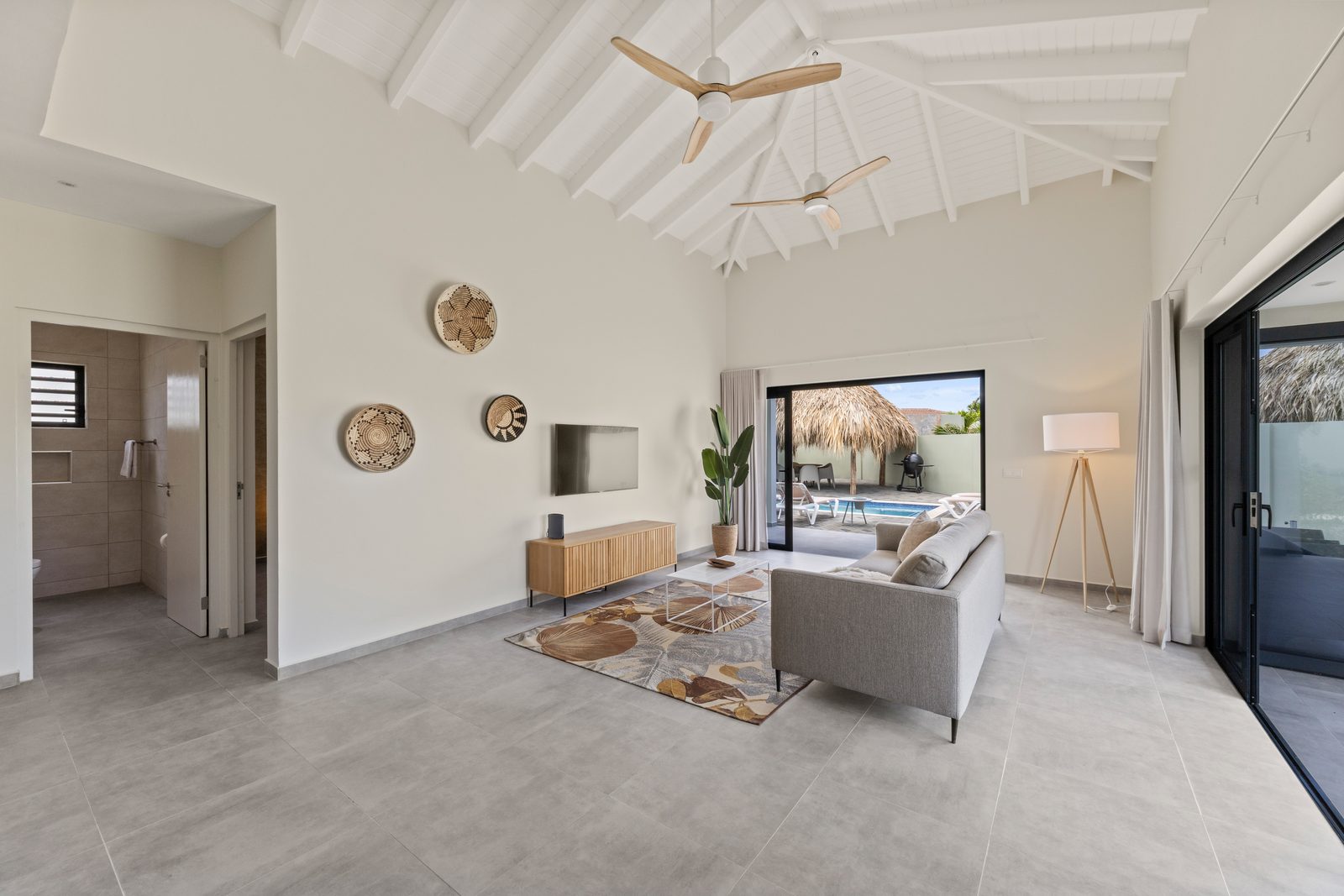 Paradise Villa met privezwembad, Mambo Beach