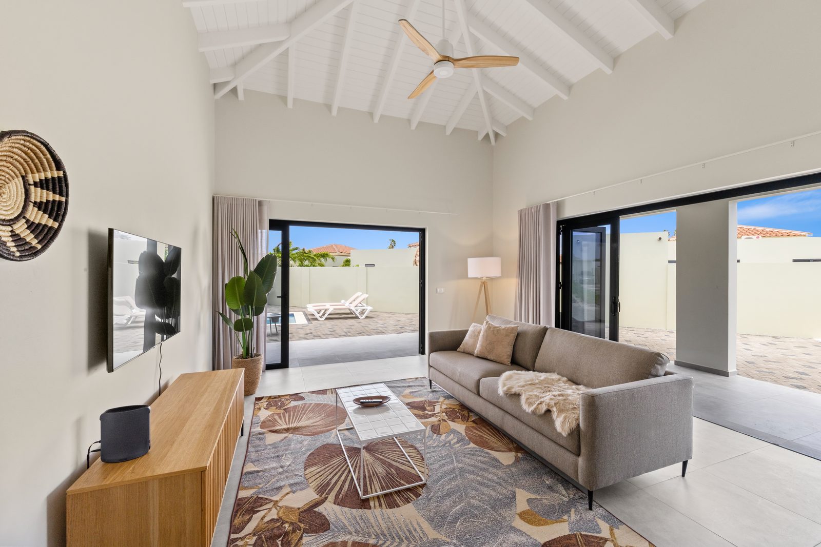 Paradise Villa met privezwembad, Mambo Beach