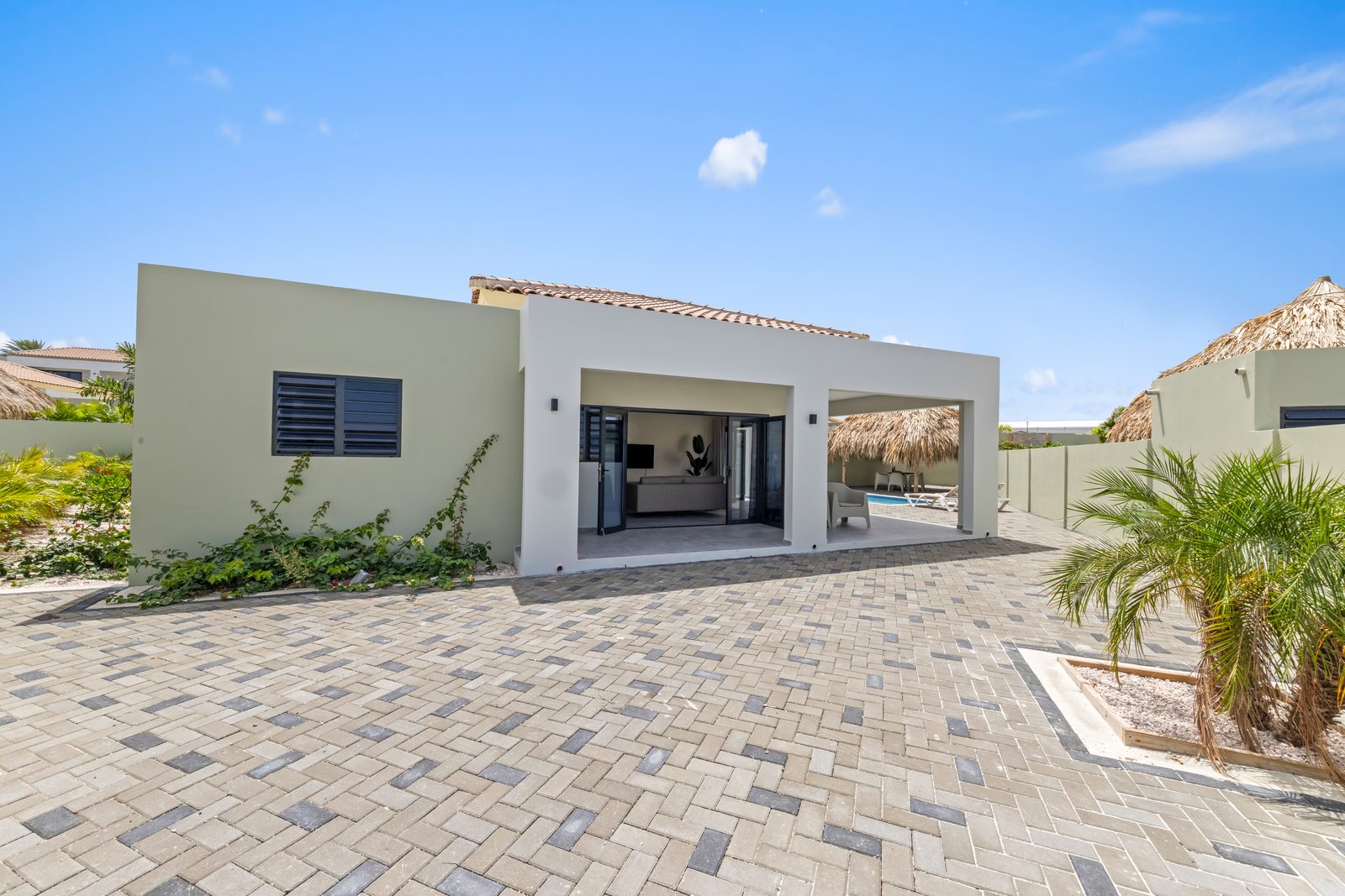 Paradise Villa met privezwembad, Mambo Beach