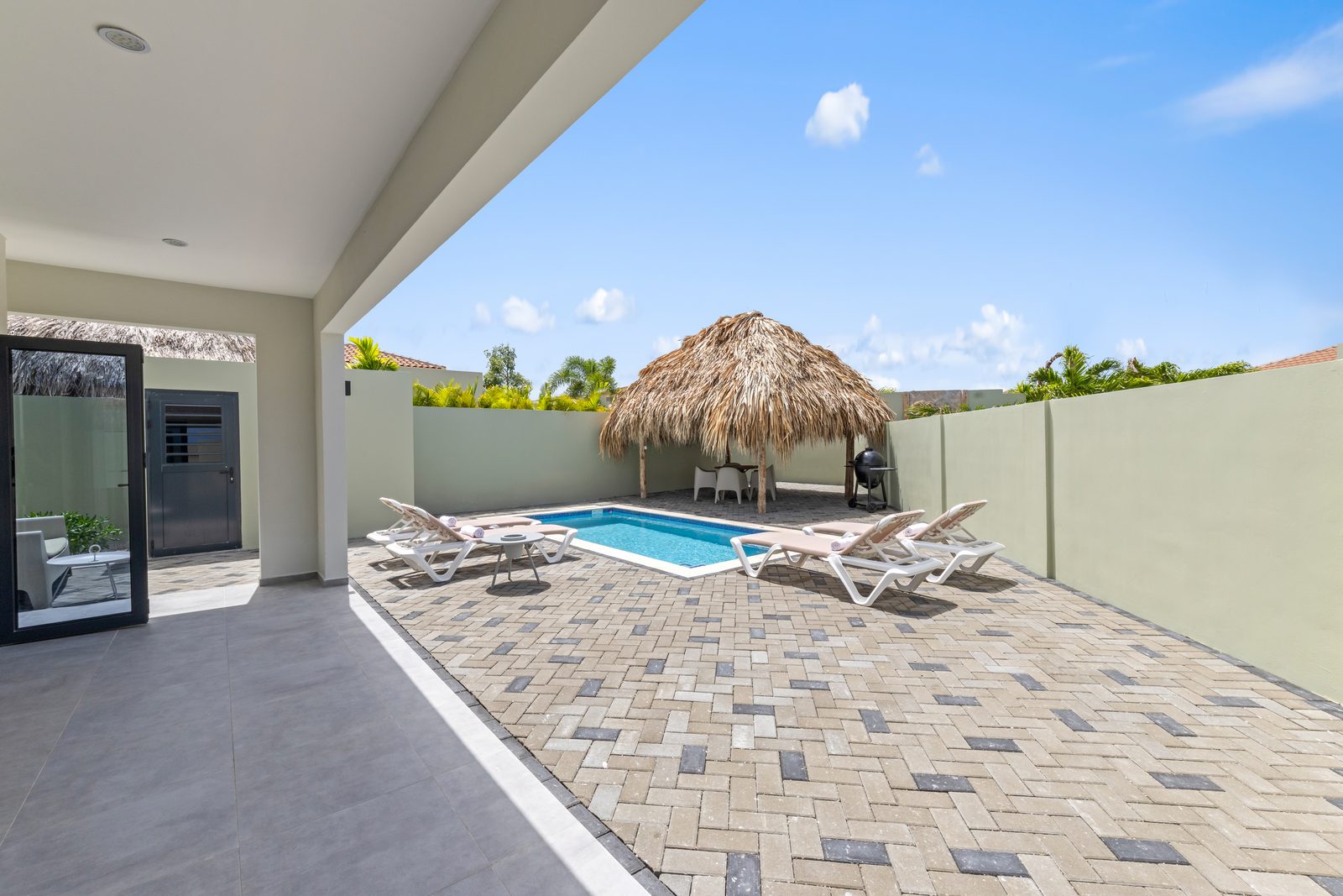 Paradise Villa met privezwembad, Mambo Beach