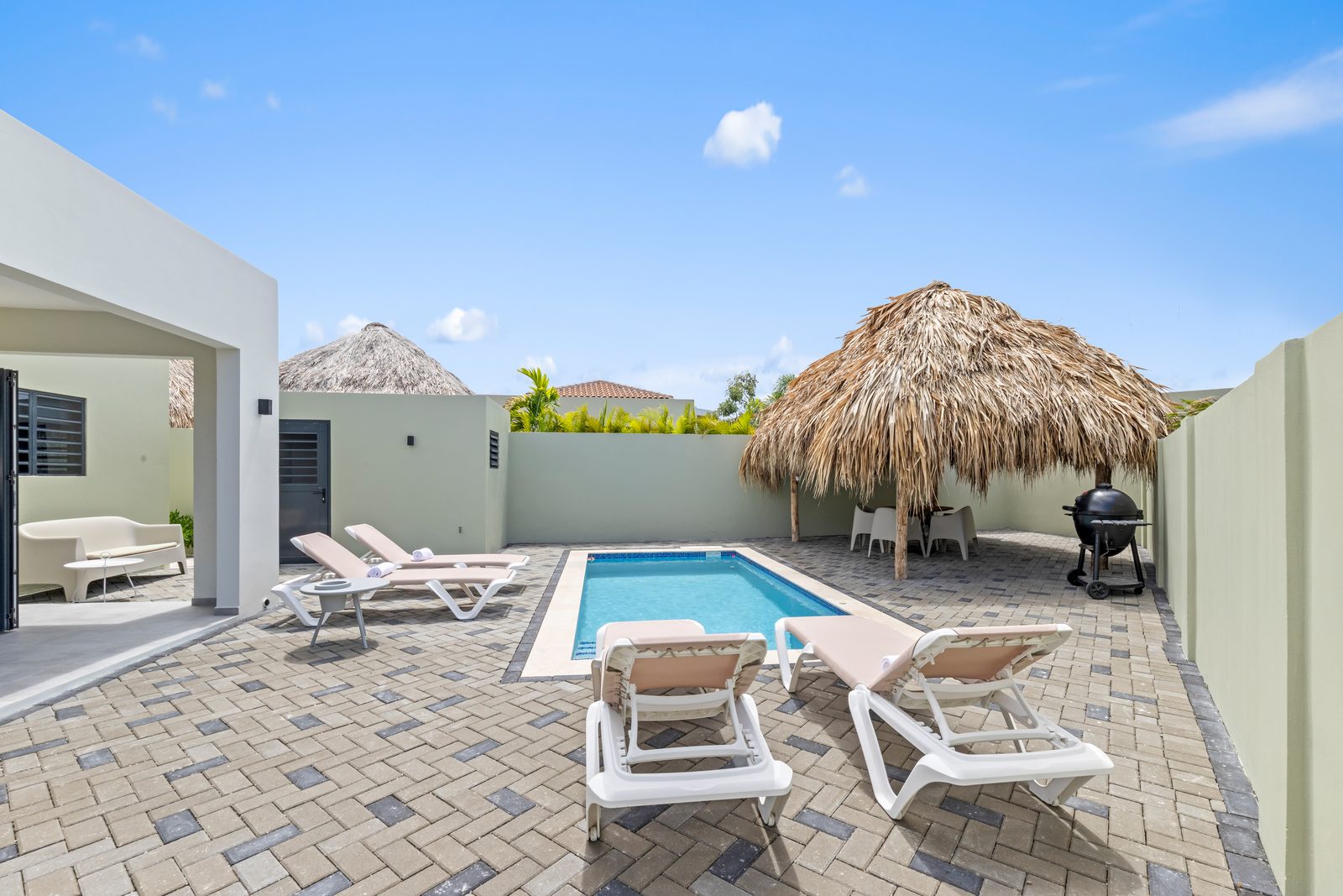 Paradise Villa met privezwembad, Mambo Beach