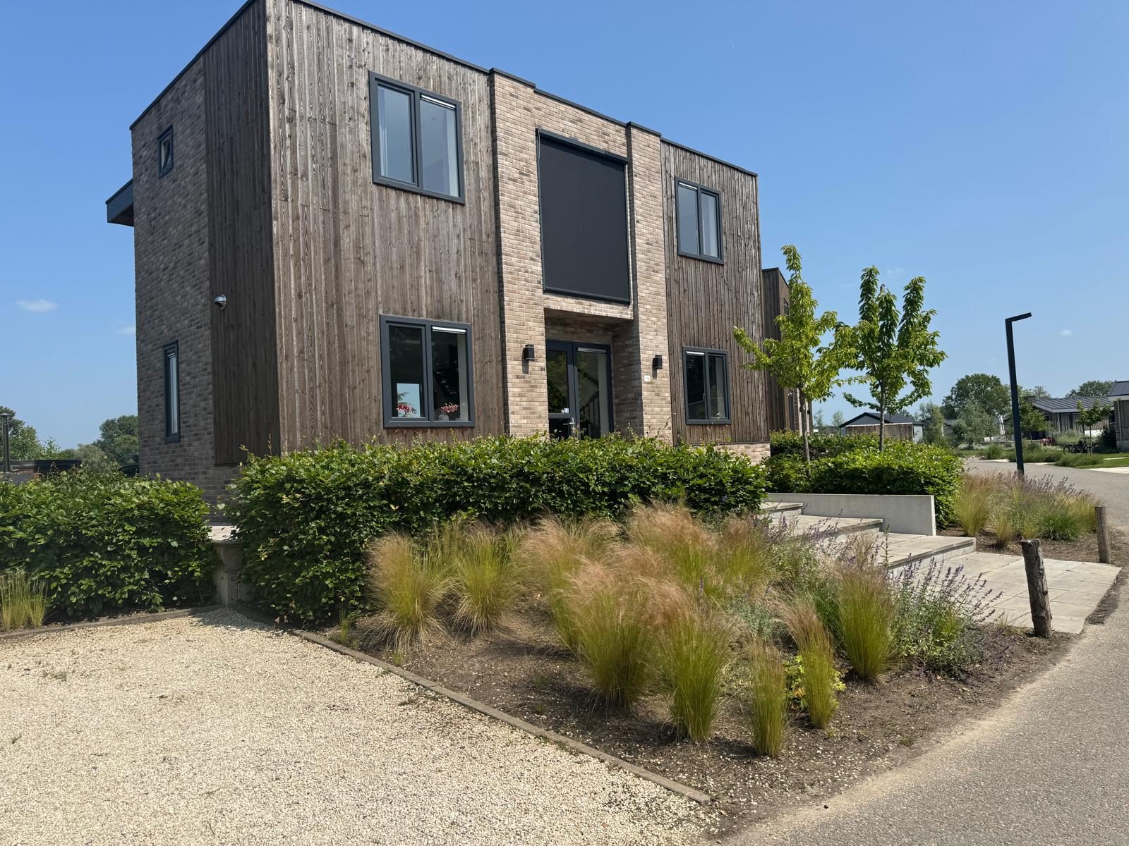 Pavillon mit Whirlpool und Sauna | 10 Personen