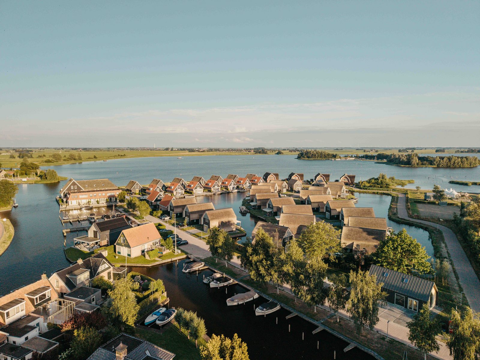 Watervilla buitenzijde met Sauna I 8 personen
