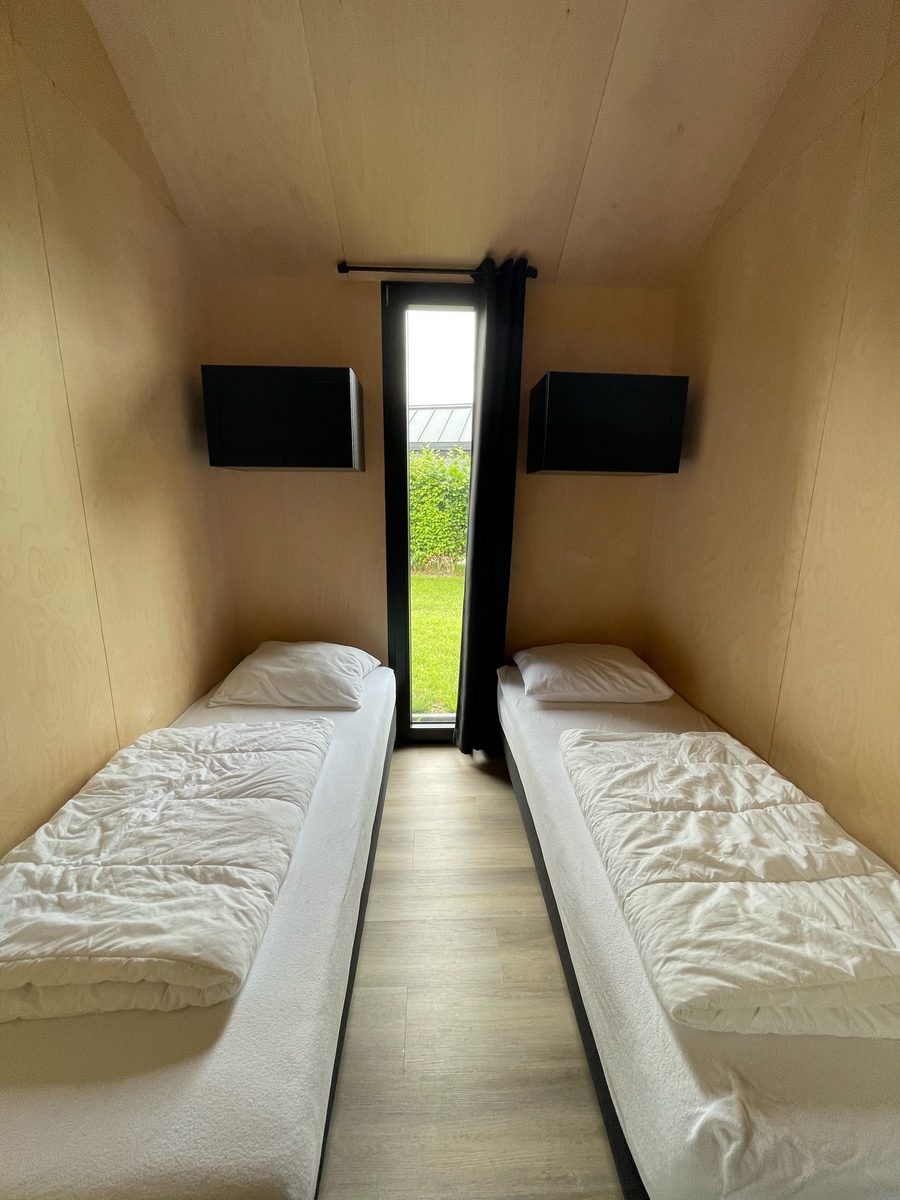 Tiny house XL met jacuzzi en egg barbecue