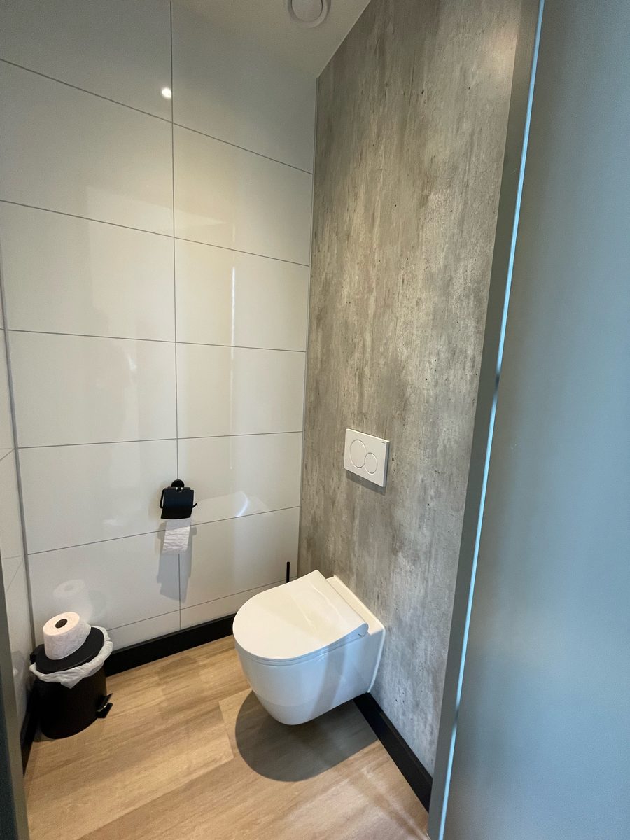 Tiny house XL met jacuzzi en egg barbecue