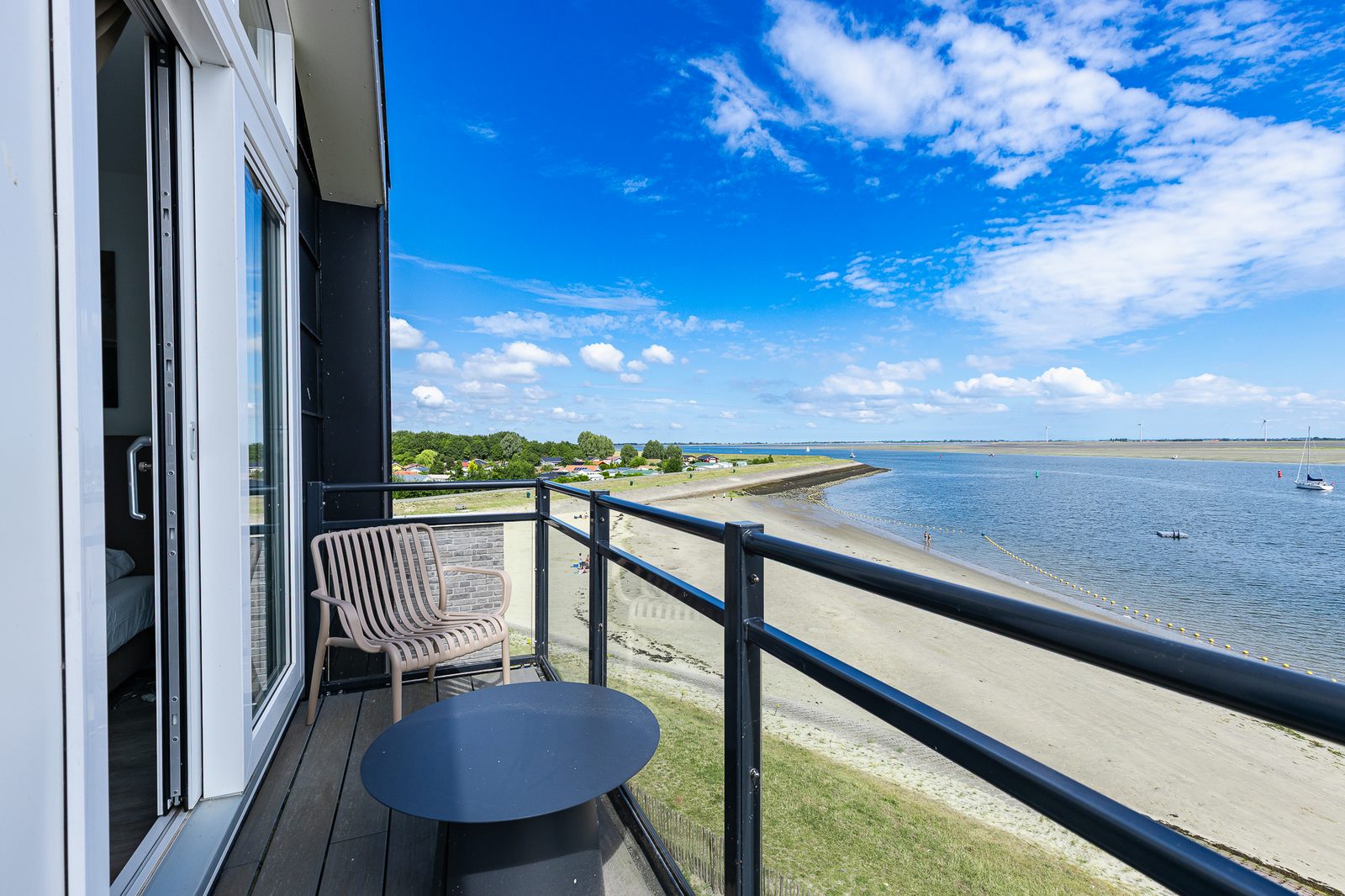 Vakantiewoning aan het water - met 4 balkons | Nr. 30 - 8 Pers. | Vista Maris
