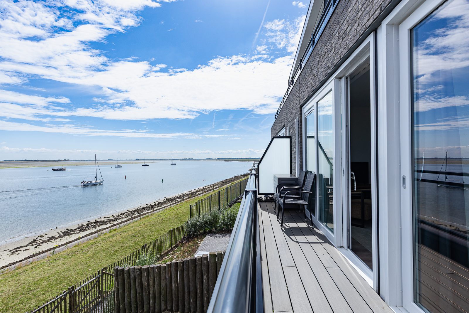 Vakantiewoning aan het water - met 2 balkons | Nr. 22 - 4 Pers. | Vista Maris