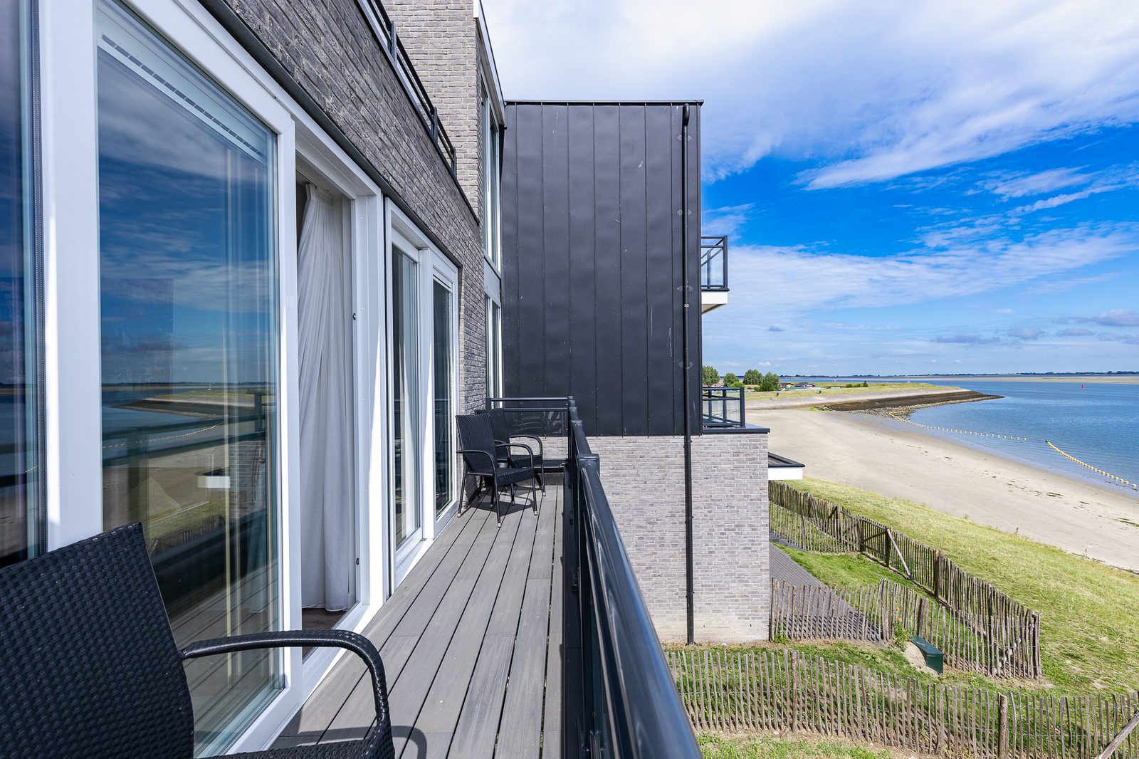 Vakantiewoning aan het water - met 2 balkons | Nr. 22 - 4 Pers. | Vista Maris