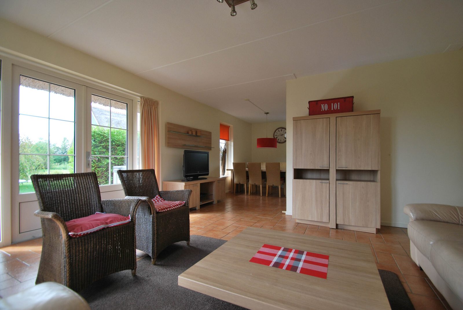 Beach Villa with Jacuzzi & Sauna - 6 persons