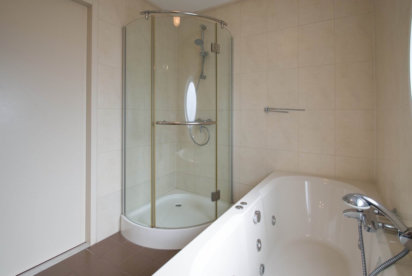 Schakel met Sauna en Whirlpool - 4 personen 