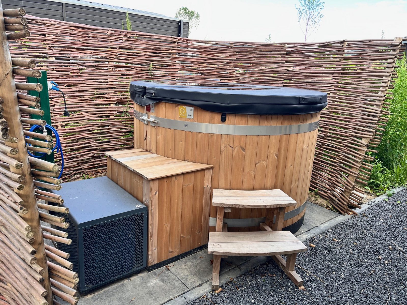 Cube Split Hottub 6