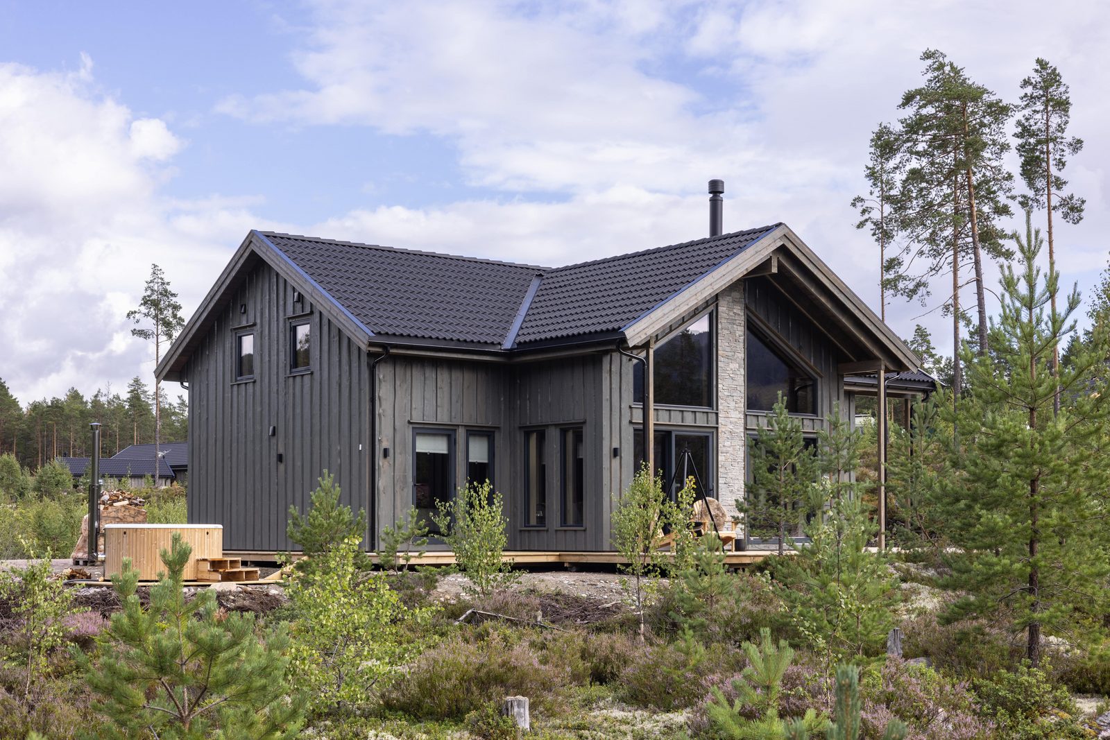 Saga Hytte | 6p | With Sauna, Hot Tub & Water View
