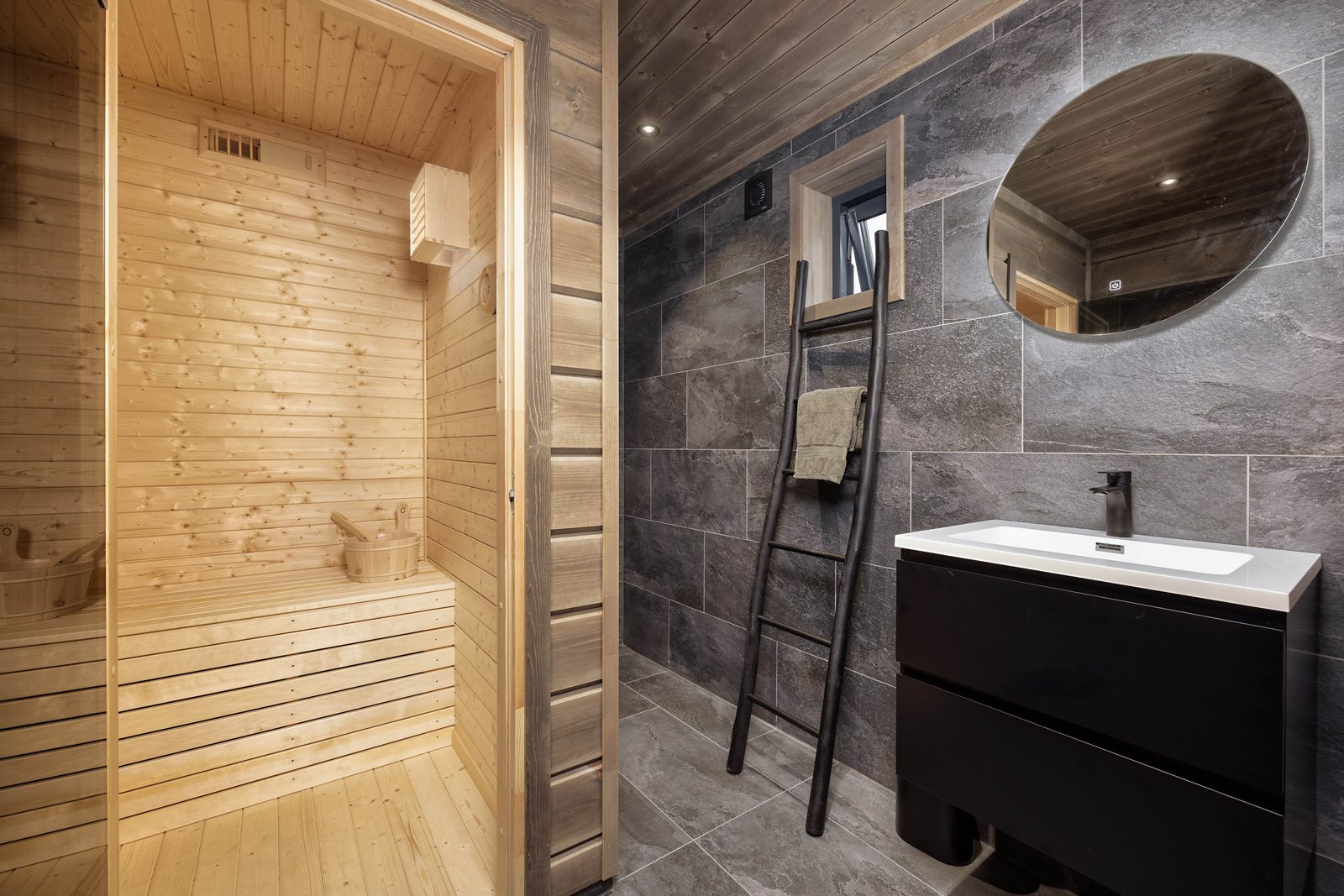 Saga Hytte | 6p | With Sauna, Hot Tub & Water View