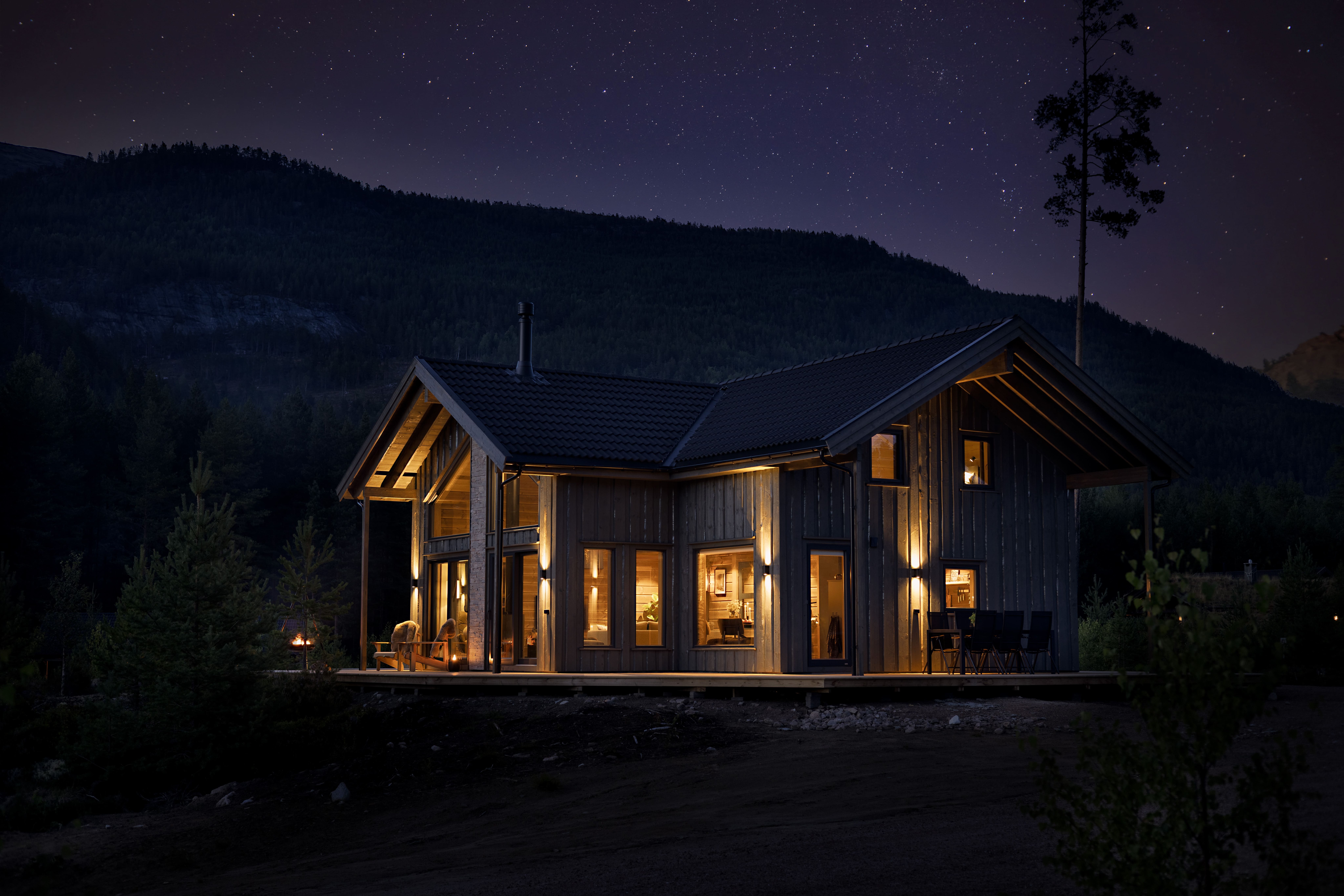 saga-hytte-6p-with-sauna-hot-tub-water-view