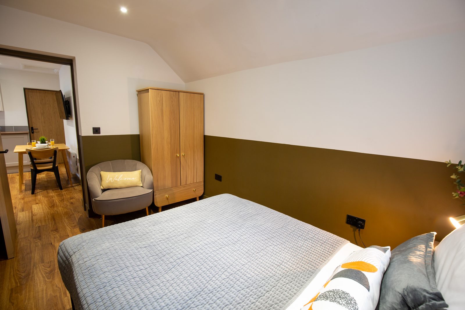 White Willow Apartment