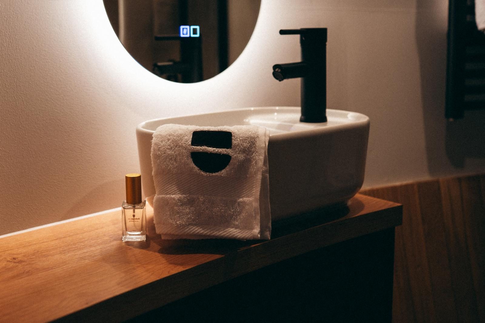 The Nutshell mit Hot Tub und Sauna | 2 Personen