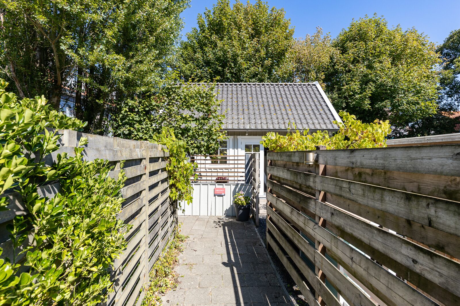 Rent a cottage in Domburg | Lijsterhofstraat 13 - Cozy holiday home near beach and center
