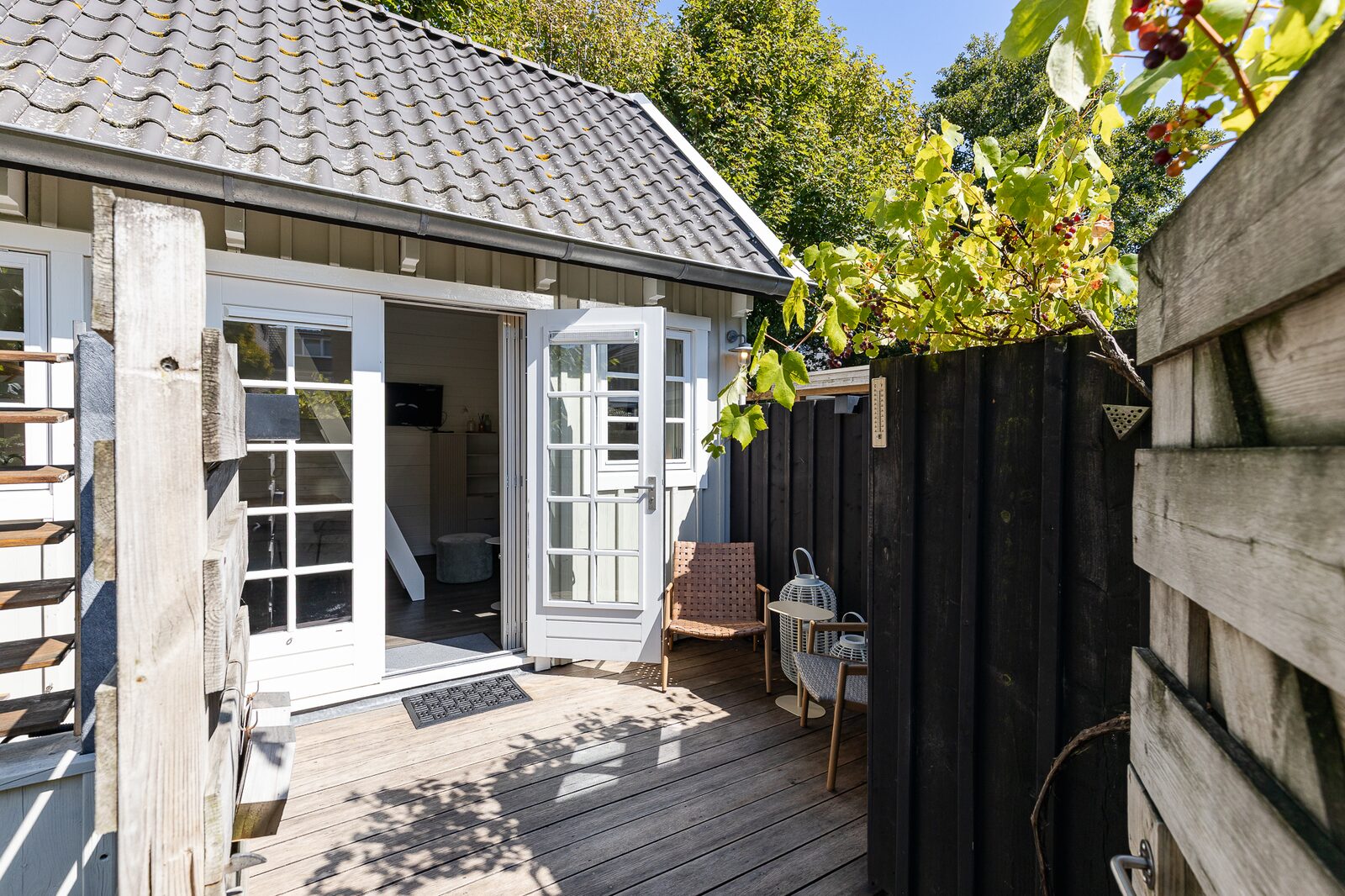 Rent a cottage in Domburg | Lijsterhofstraat 13 - Cozy holiday home near beach and center