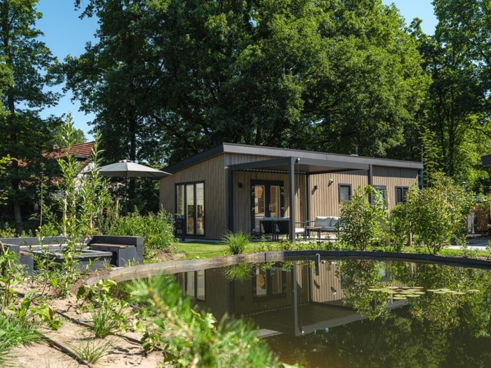 Loevestein Deluxe met Hottub & Sauna | 4 personen 