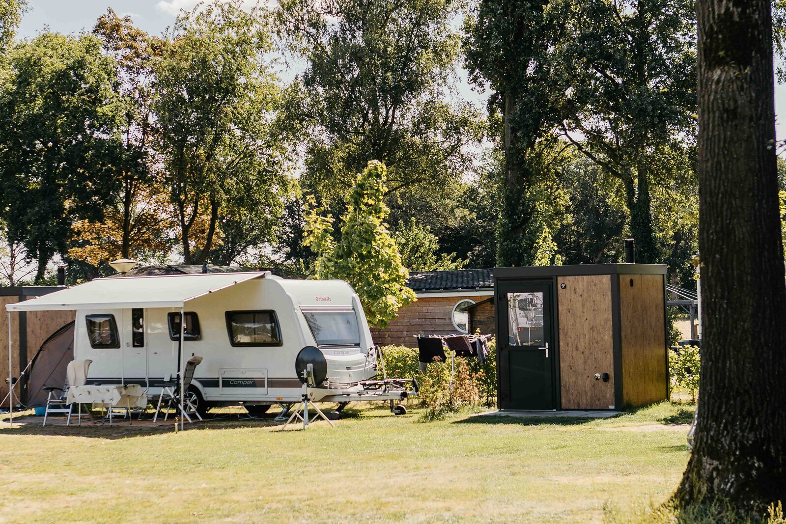 Komfortplatz mit eigenen sanitären Anlagen