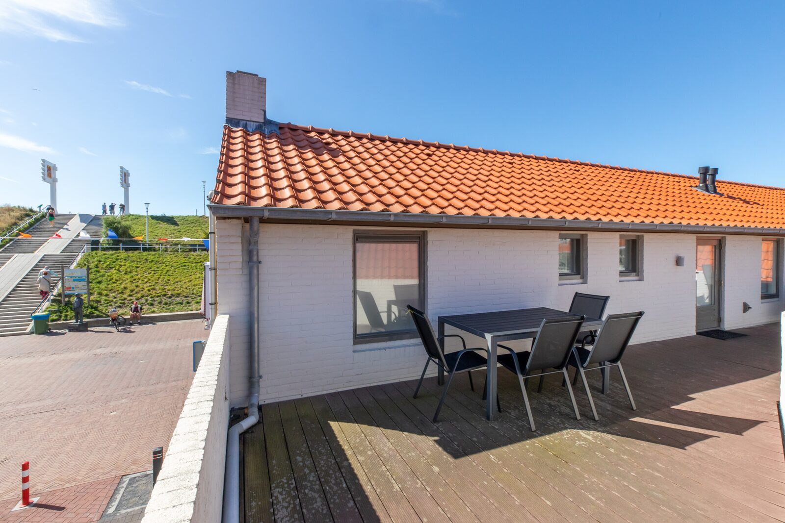 Stay in Zoutelande | Comfortable Apartment Langstraat 5A