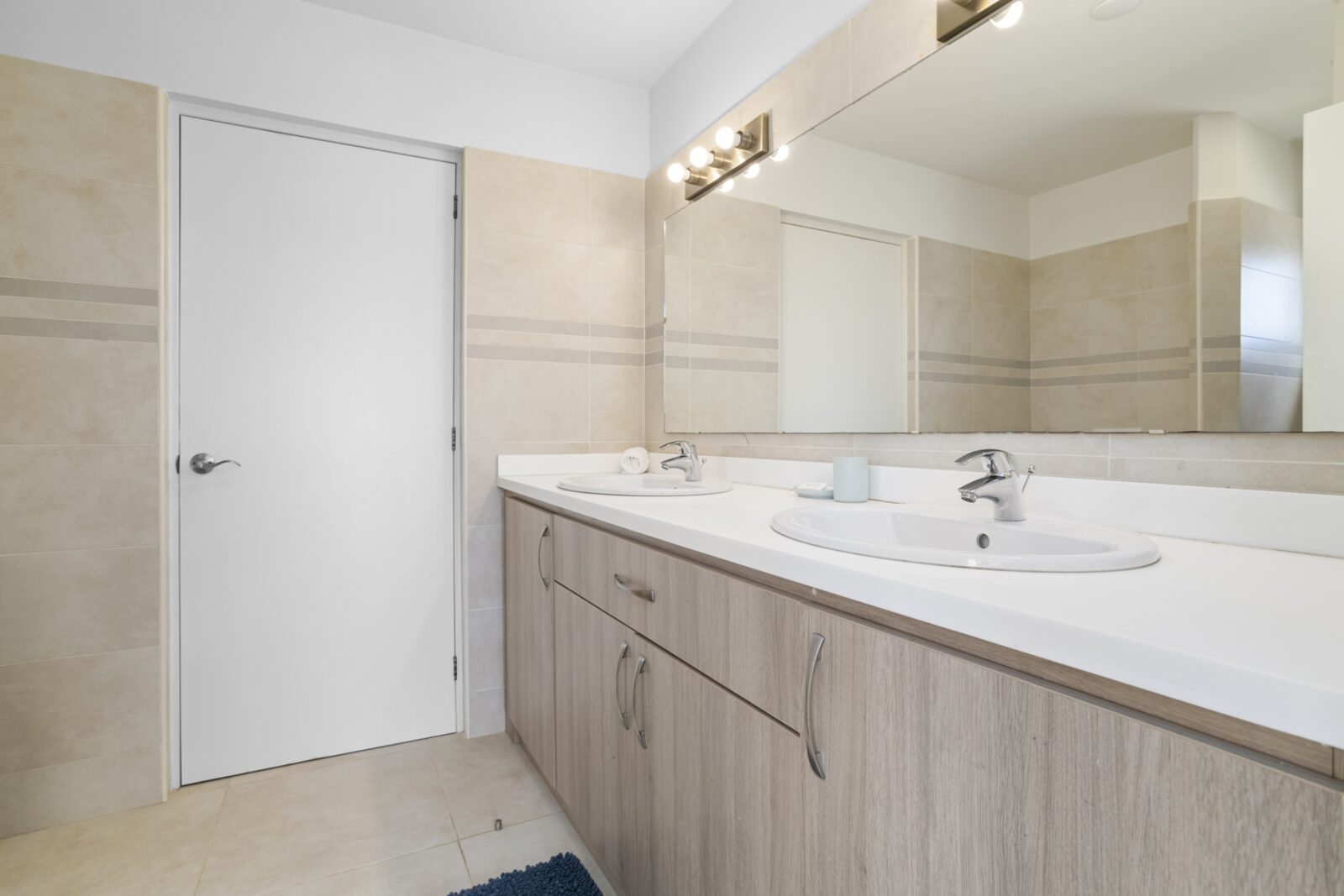 Playa Breeze Apartment