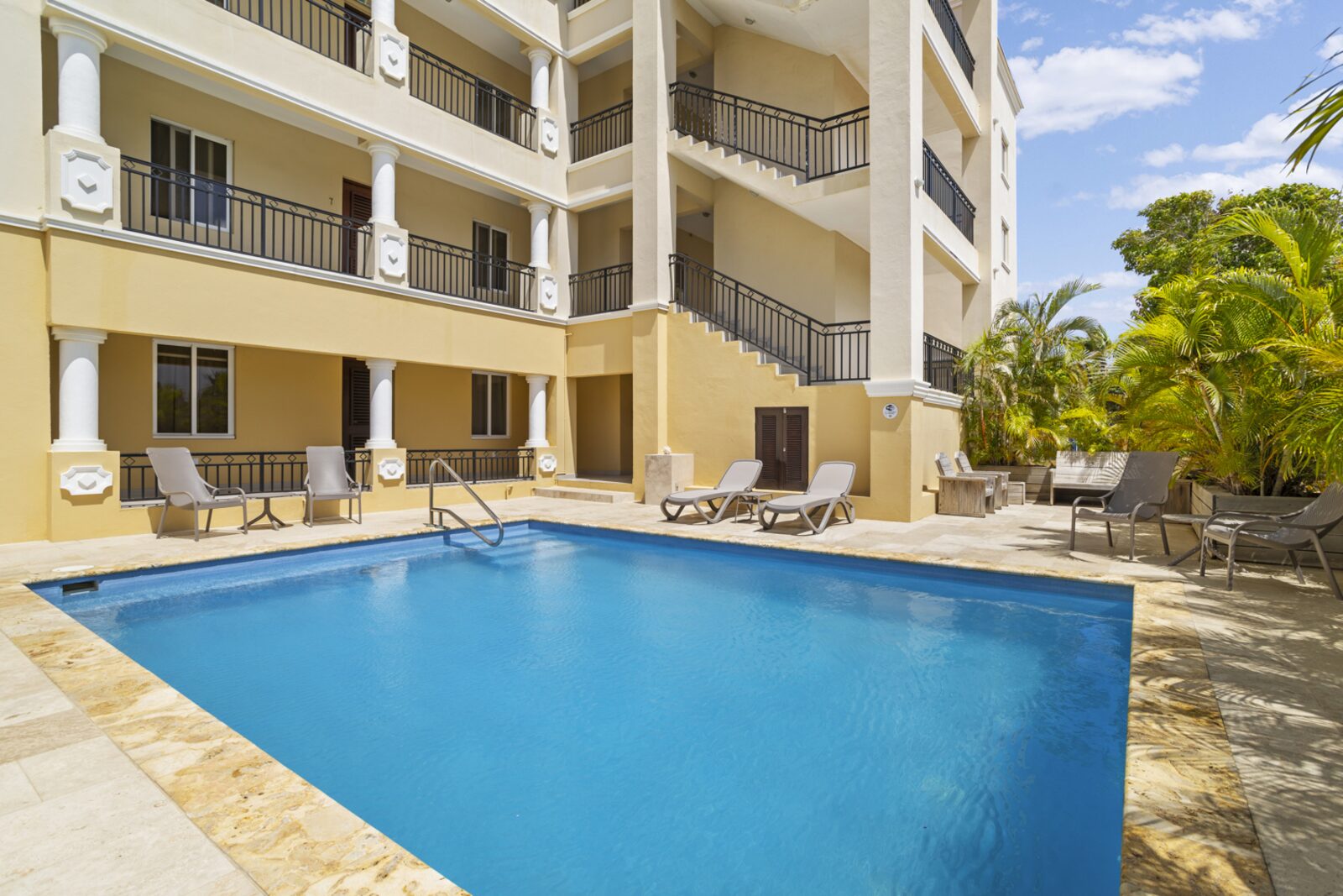Playa Breeze Apartment